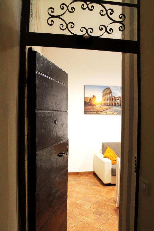 50 Passi Colosseo Apartment Roma Ngoại thất bức ảnh